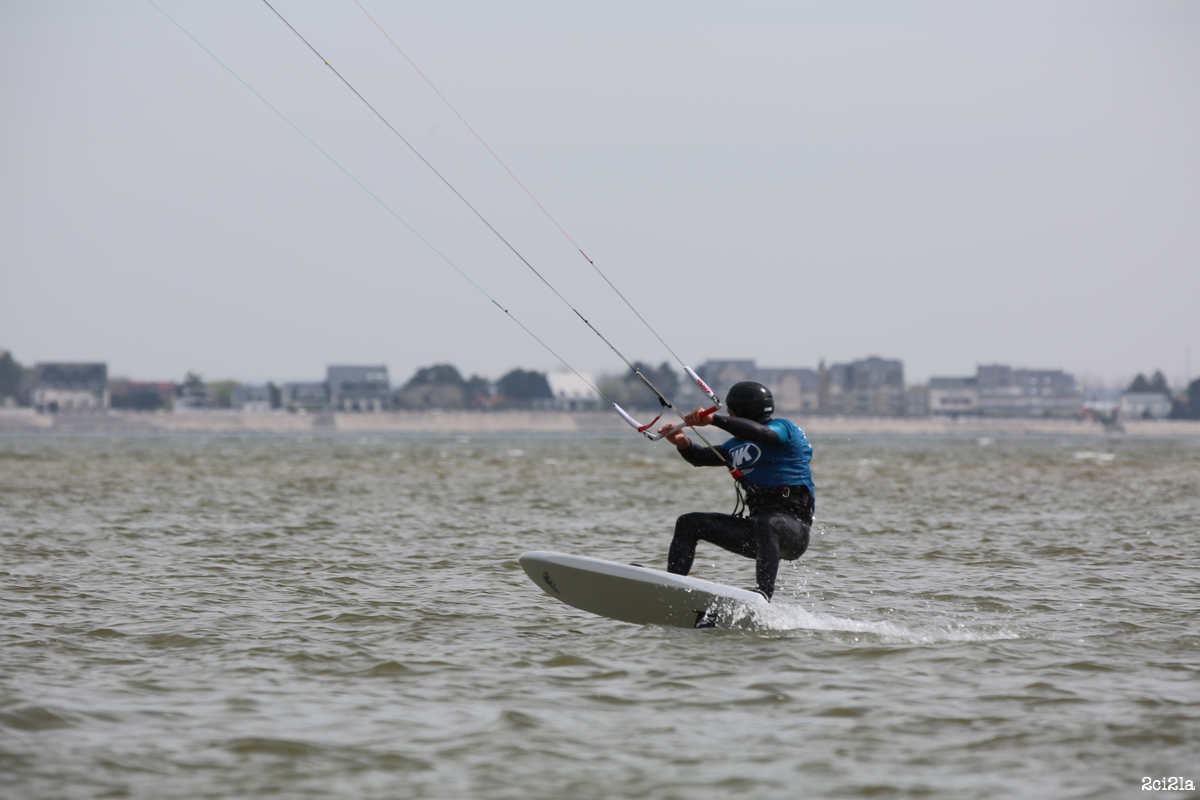 École de kitesurf de la baie de Somme. Foil au Hourdel. mai 2016