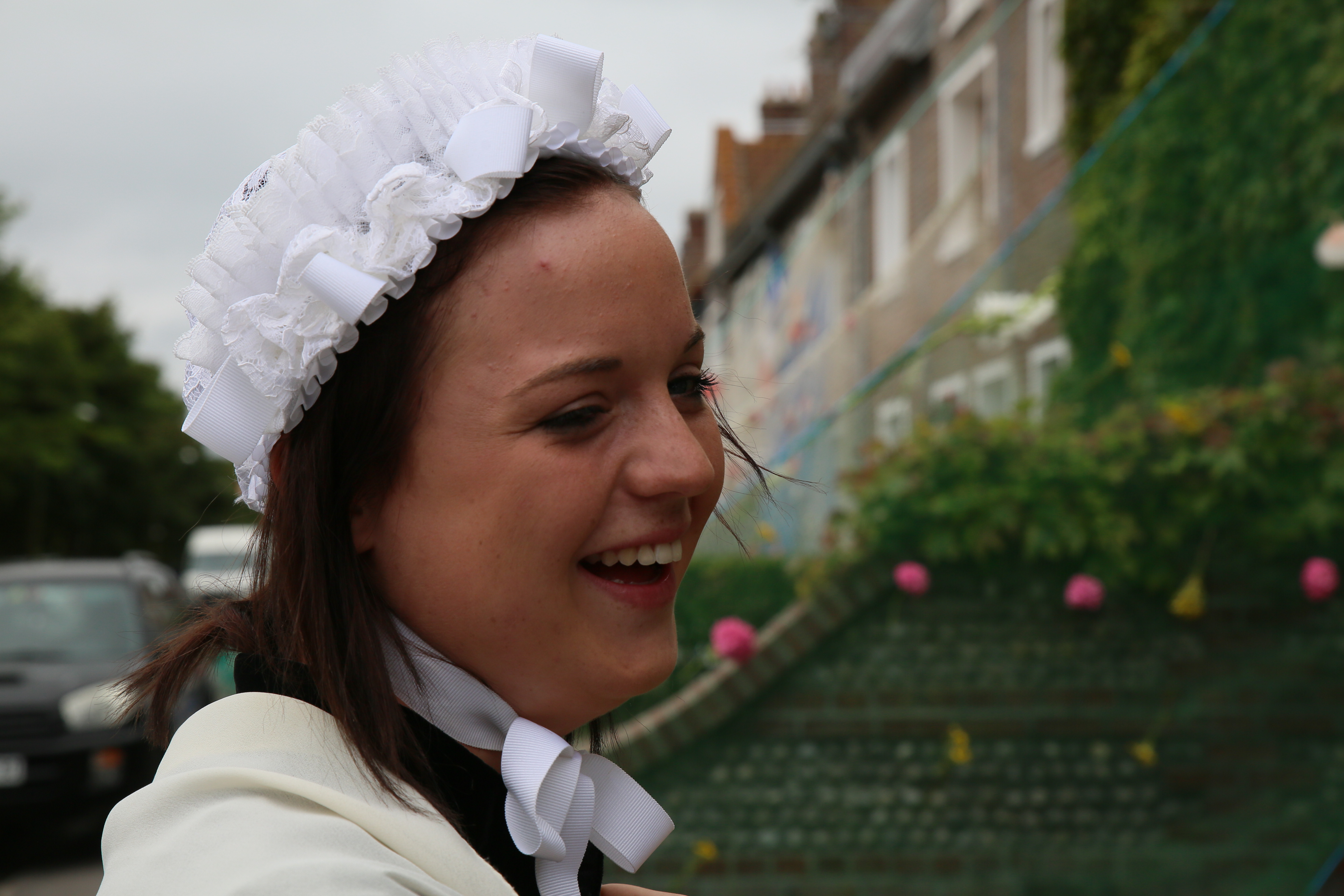 Julie Montassine, marin-pêcheur professionnel. Habillée en costume traditionnel pour la fête de la mer 2016