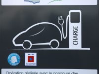 Une borne de recharge électrique au Hourdel, une autre en centre ville