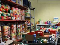 Distribution des colis de la banque alimentaire