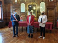 Marie-Geneviève Senet reçoit la médaille de la famille
